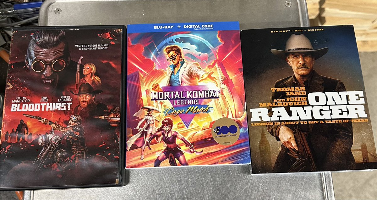 afterhorror1's tweet photo. Picked these up on the way to work! #physicalmedia #physicalmediacollector #SupportPhysicalMedia #mortalkombat #johnnycage #WarnerAnimation #OneRanger #ThomasJane #SupportIndieHorror #vampires #bloodthirst #dvd #bluray #bluraycollection #bluraycommunity https://t.co/On4duRFpzf