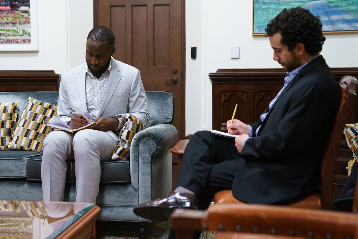Kevin Lunianga (@kekeluni1) on Twitter photo 6 weeks into the new role and got to meet the PM.
Thank you <a href="/DeborahLyonsSE/">Deborah Lyons</a> for guiding and trusting in me. And taking me to key meetings.
A top class diplomat and the perfect person to be 🇨🇦Special Envoy for Preserving Holocaust Remembrance and Combatting Antisemitism. 6 weeks into the new role and got to meet the PM.
Thank you <a href="/DeborahLyonsSE/">Deborah Lyons</a> for guiding and trusting in me. And taking me to key meetings.
A top class diplomat and the perfect person to be 🇨🇦Special Envoy for Preserving Holocaust Remembrance and Combatting Antisemitism.