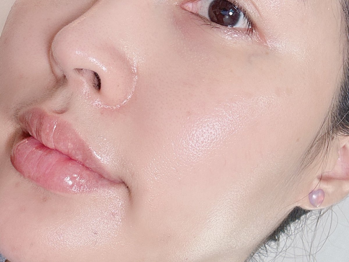 กันแดดเค้าว่าปังงงแล้ว ไปลอง ￼ตัว AQUALANE SOLUTION ทาตอนเช้าได้เลย ผิวกระชับหน้าฉ่ำหน้าใสสุดดด  เติมความชุ่มชื้นแต่ไม่เหนอะหนะ🥺👍🏻✨✨🤍🤍