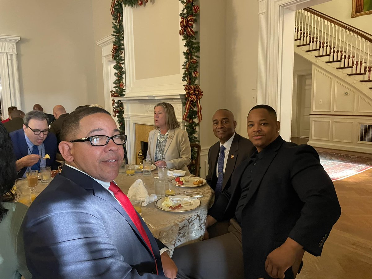 MikeJRogers4's tweet photo. Curnt Sit: thank you Governor and First Lady Dawn Moore for hosting this morningโs Veterans Day!
Itโs great to see all the impactful things the administration is doing to truly meaningfully thank Veterans and their families for the service.
#NeverStopServing #ProudToServe! https://t.co/uGFruzDu7h