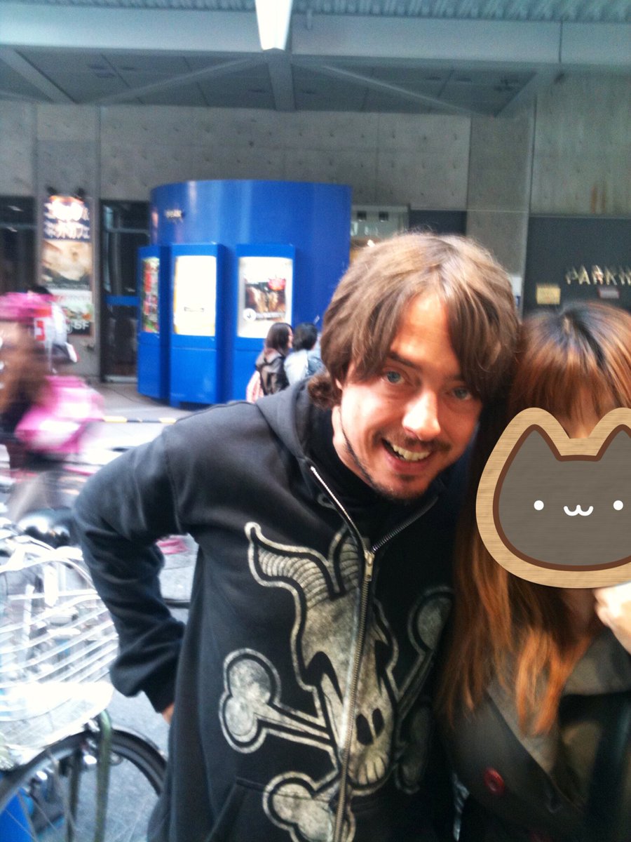 happyspring7's tweet image. え、来年311来日とか泣く😭
もう日本じゃ見られないと思ってたよ…

2010年4月6日
渋谷クアトロ前で会えた時の
大昔なので載せて良いかな
かっこよかったなぁ🙏💓✨

#threeeleven