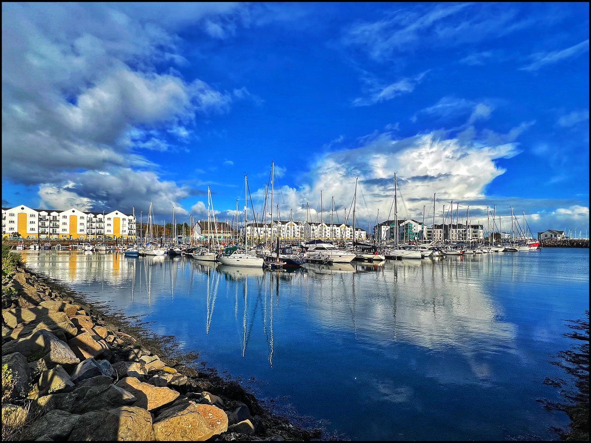 Lunchtime in Carrickfergus. <a href="/mea_bc/">Mid and East Antrim Borough Council</a> <a href="/CarrickfergusBC/">Carrickfergus BC</a> <a href="/WeatherAisling/">Aisling Creevey</a> <a href="/WeatherCee/">Cecilia Daly</a> <a href="/angie_weather/">angie phillips</a> <a href="/Rita_utv/">Rita Fitzgerald</a> <a href="/barrabest/">Barra Best</a> <a href="/WalkNI/">WalkNI</a> <a href="/DobbinsInnHotel/">Dobbins Inn, Carrickfergus #historyandhospitality</a> <a href="/KeepNIBeautiful/">Keep NI Beautiful</a> <a href="/CarrickMarina/">Carrickfergus Marina</a>