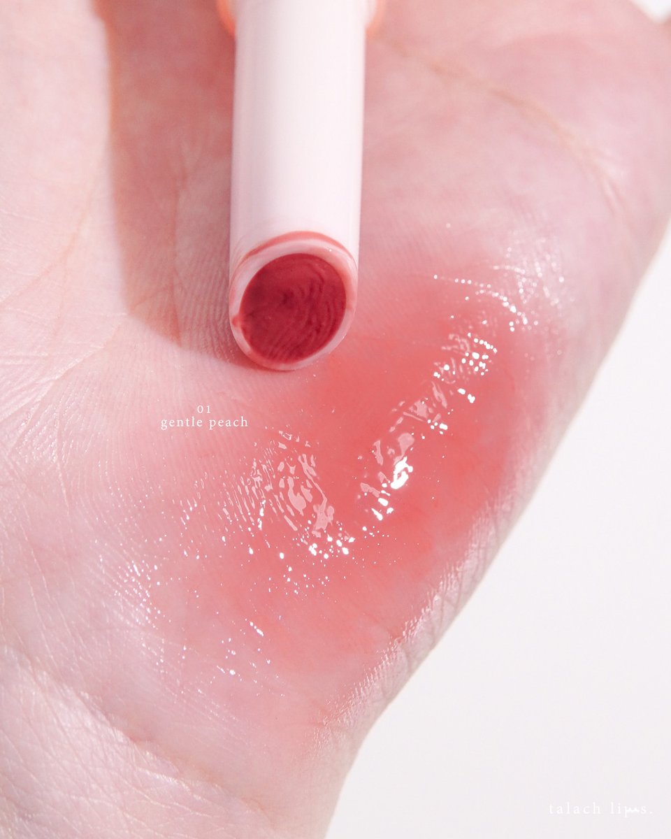 talachhh's tweet photo. dasique ลิปกดแป้กแป้ก ยกให้ให้สี 01 gentle peach เป็นสีกันตายเลยย ตอนสวอชเดี่ยวๆดูส้ม แต่ตอนลงปากคือใช่เลย เนื้อใสๆ ไม่เน้นออกสีชัดอะไรมากมาย เน้นทาทั้งวันบำรุงในตัว🍑 https://t.co/mwvQNeEJ2M