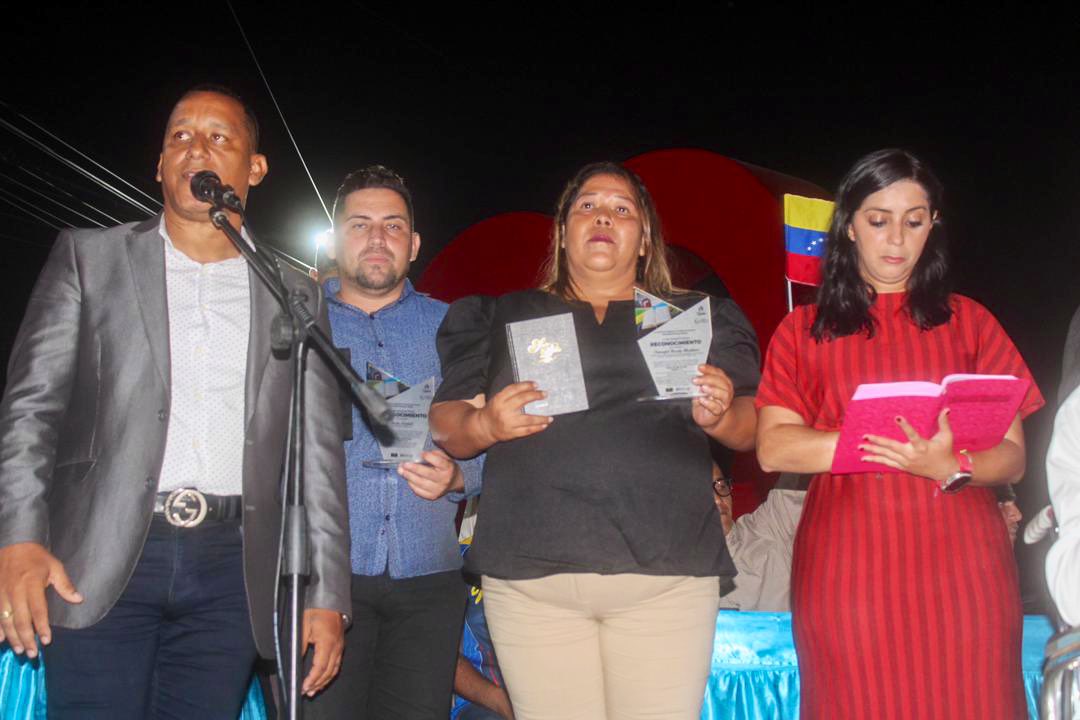 johanitakenpo's tweet photo. #10Nov Hemos entregado la orden La Biblia Palabra de Vida (Hebreos 4:12) a nuestros pastores y pastoras del municipio Santiago Mariño e invitados especiales en la sesión que realizamos en conjunto con el @CMunicipalSm para conmemorar el día de La Biblia #Venezolanos5VecesSí https://t.co/Cr30IHYspo