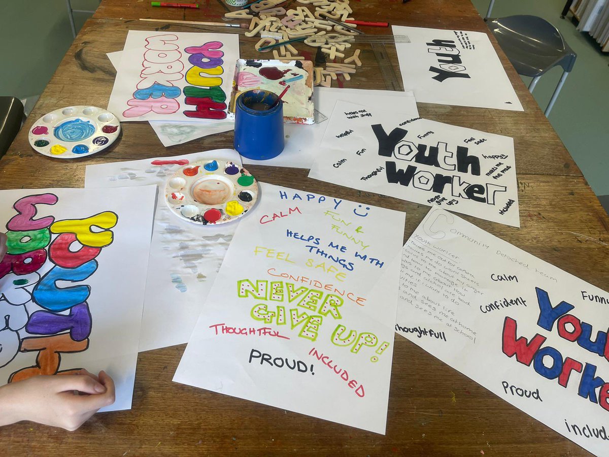 Sloughforall's tweet image. Great session today at the girls group @ Springboard. 
The girls created some  great art on the subject of National Youth Work week; Thinking about how Youth Workers have supported them to identify their skills and qualities. 👍🏼@natyouthagency