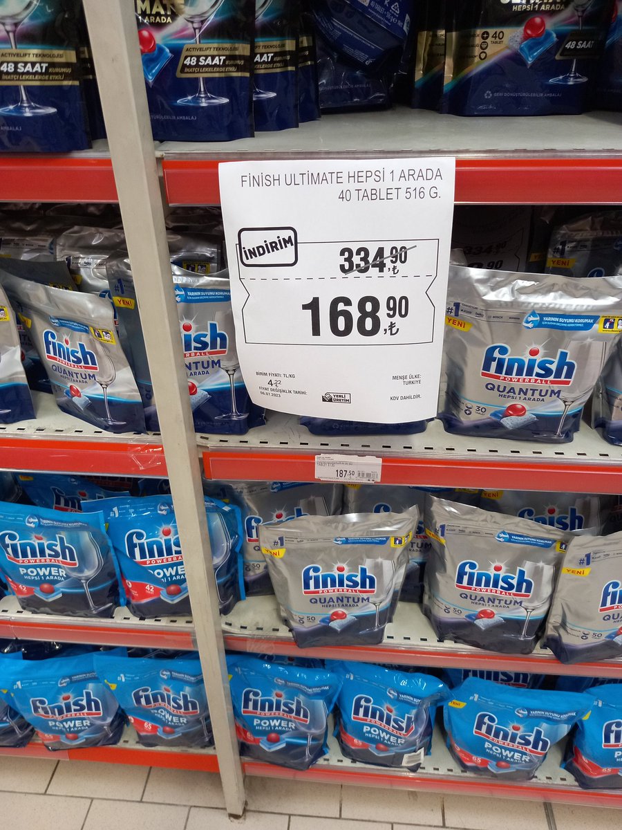 % 50 indirim yaptı k*firler satamadıkları mallarına,