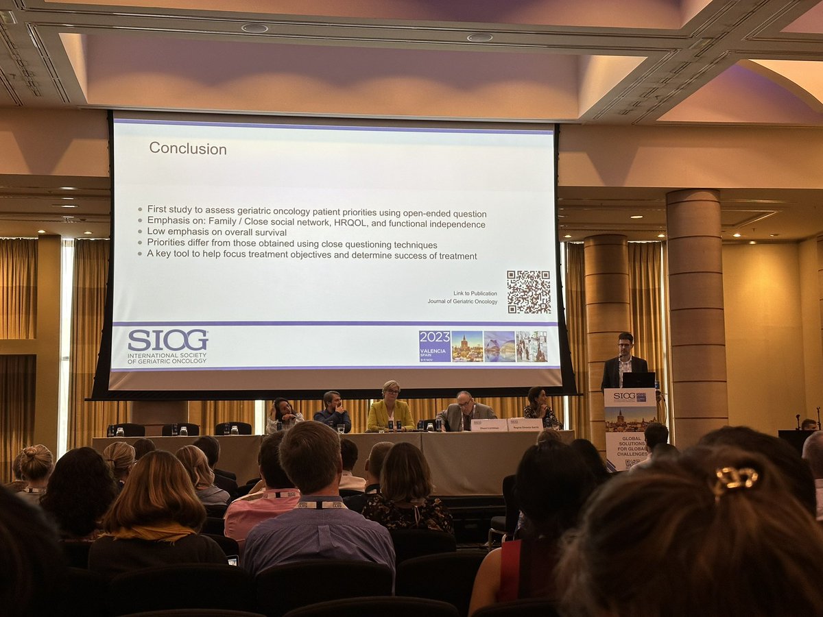 What matters to #older #cancer #survivors? 
1️⃣Close social relationships
2️⃣ HRQOL
3️⃣ Functional Independence 

These outcomes need to be considered for how we measure quality cancer care. #CancerRehab professionals are skilled to address each of these priorities. 

#SIOG2023