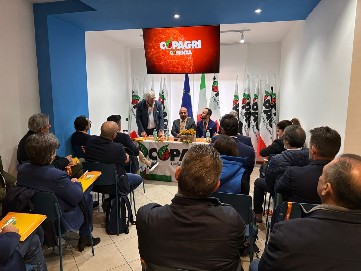 L'assessore regionale all'agricoltura Gianluca #Gallo, il vicepresidente nazionale della #Copagri Giovanni #Bernardini e il presidente della #CopagriCalabria Francesco #Macrì hanno tenuto oggi a battesimo la nuova sede della #CopagriCosenza.

bit.ly/46dAxbs