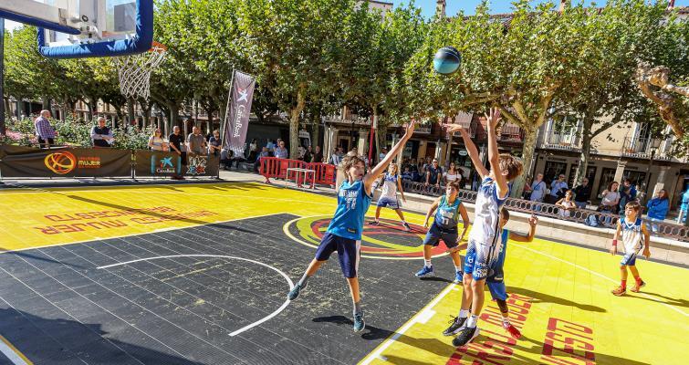 Aplazado el Plaza 3x3 de la FEB 
La Federación Española de Baloncesto ha decidido aplazar hasta nueva fecha el Plaza 3X3 CaixaBank que estaba previsto celebrar este domingo 12 de noviembre en Madrid por motivos de logística. La FEB buscará en los próximo… ift.tt/adlAgfY