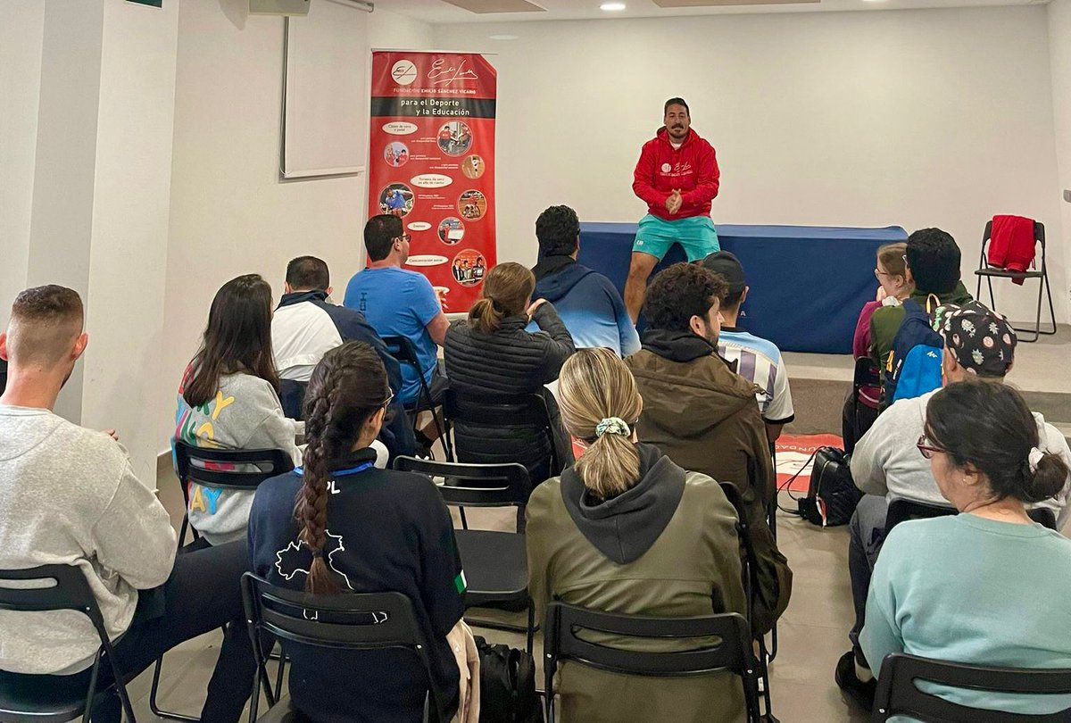 FundacionESV's tweet image. ▶️La @FundacionESV pone en marcha en Sevilla nuevo programa formativo, que incluye pádel adaptado, para atender alumnos con daños cerebrales adquiridos y discapacidad intelectual.
fundacionemiliosanchezv.org/actualidad/nue…
@ClubSantaClara_ @cesce_es 
#FundaciónINDACE #FundaciónPsicopediatríaSevilla