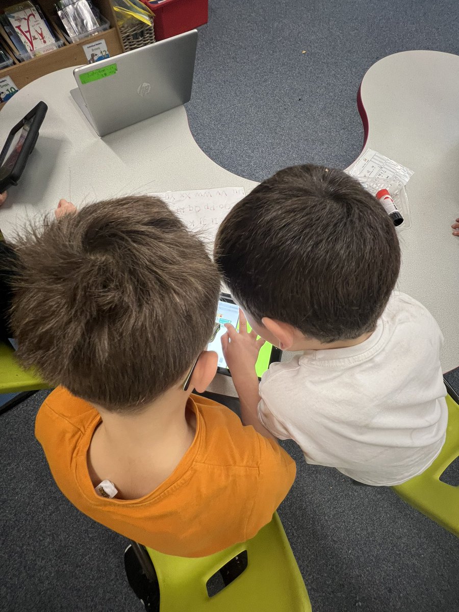 ClaphamTerrace1's tweet image. Time to get some computing done in Year 2! We are coding on Rapid Router this afternoon! #Computing #RapidRouter #Input