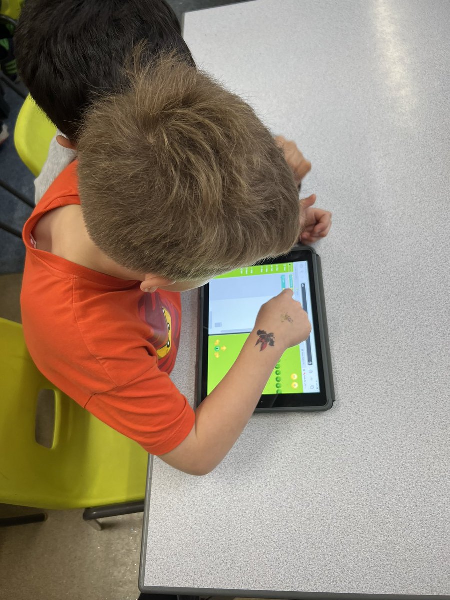 ClaphamTerrace1's tweet image. Time to get some computing done in Year 2! We are coding on Rapid Router this afternoon! #Computing #RapidRouter #Input