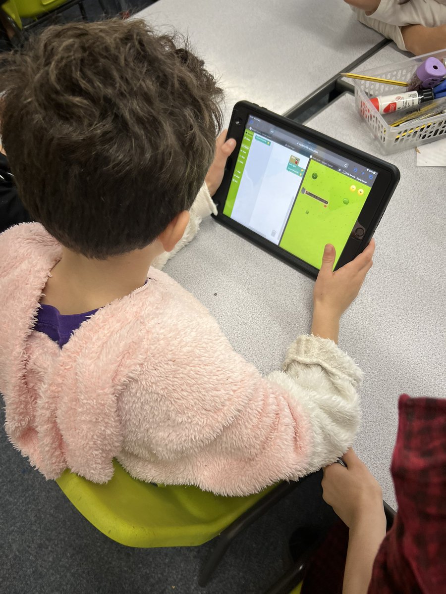 ClaphamTerrace1's tweet image. Time to get some computing done in Year 2! We are coding on Rapid Router this afternoon! #Computing #RapidRouter #Input