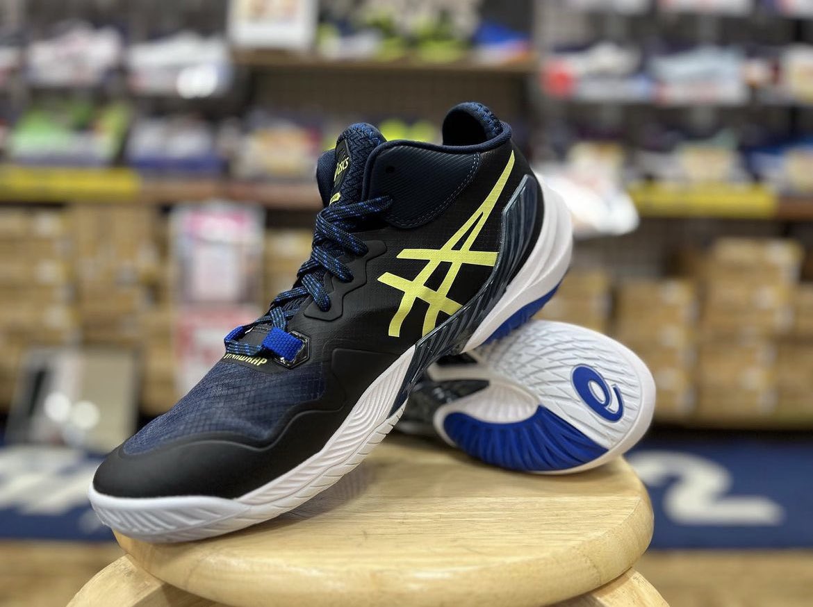gallery2volley's tweet photo. アシックス
バレーボールシューズ
「METARISE」
📣再入荷のお知らせ📣

在庫があるサイズにはばらつきがございます💦

お気軽にお問合せください📞
(TEL : 03-5728-3882)

#アシックス
#METARISE
#龍神NIPPON
#バレー
#バレーボール
#volleyball
#排球
#渋谷
#shibuya
#วอลเลย์บอล 
#ハチペイ https://t.co/zPCDoOIrZP