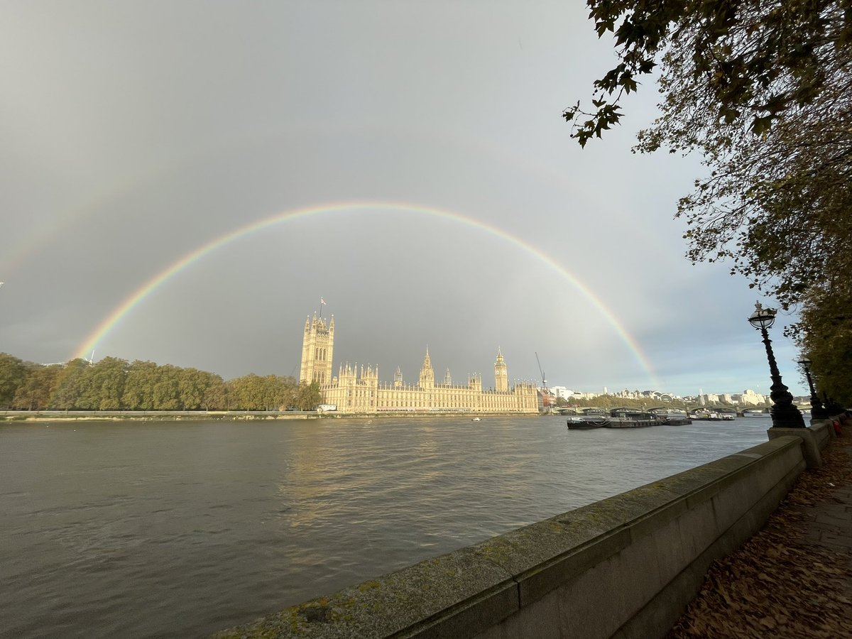 sasha twining (@sashatwining) on Twitter photo London looking amazing, incredible shot from my son’s walk to school this morning. Photo by <a href="/QuereeNeil/">Neil Queree</a> #weather #doublerainbow London looking amazing, incredible shot from my son’s walk to school this morning. Photo by <a href="/QuereeNeil/">Neil Queree</a> #weather #doublerainbow