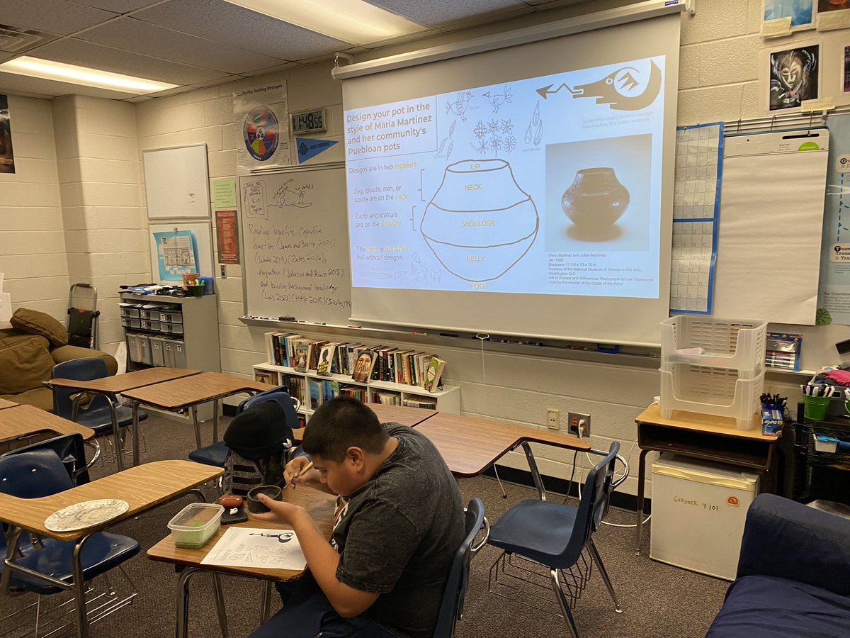 JennaGLit's tweet photo. @MeadowcreekHigh #APArtHistory students had a great time learning about Maria &amp; Julian Martinez and making their own coiled clay ceramics! 😀@CollegeBoard https://t.co/BW0N7NuL7p