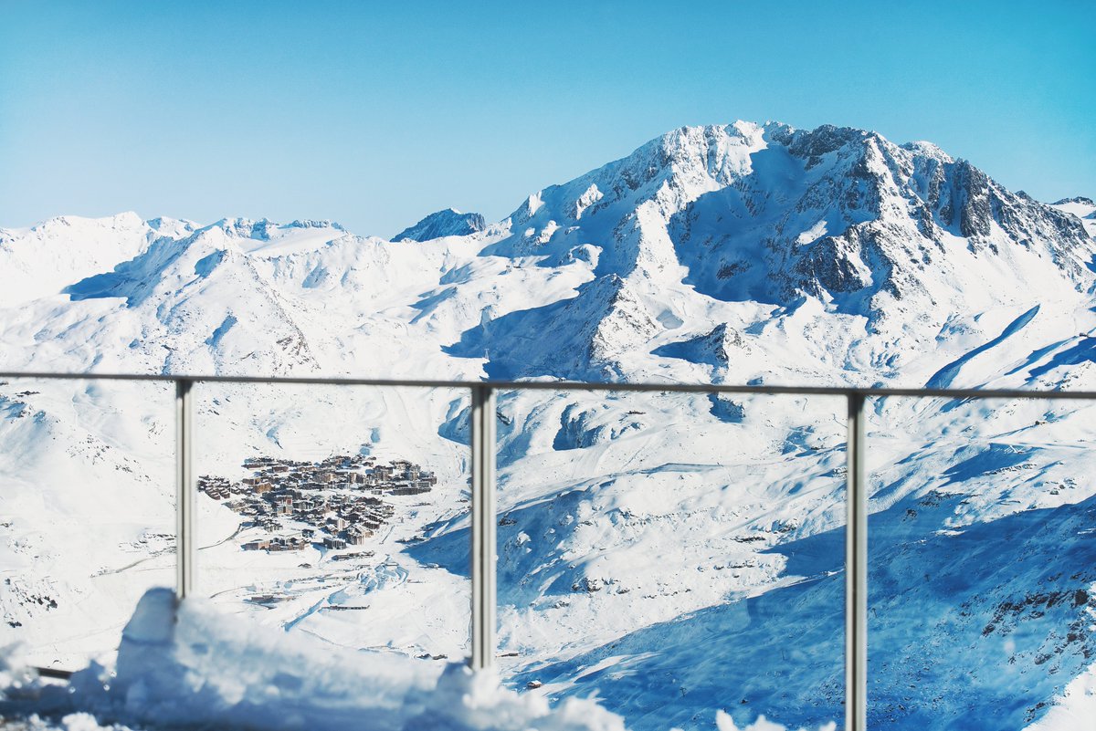BREAKING NEWS ! 🚨   

Une partie du domaine skiable de Val Thorens et sera accessible dès le 18 novembre prochain !
Toutes les infos ici : valthorens.com/temps-fort/pre…

#ValThorens 
@Val_Tho