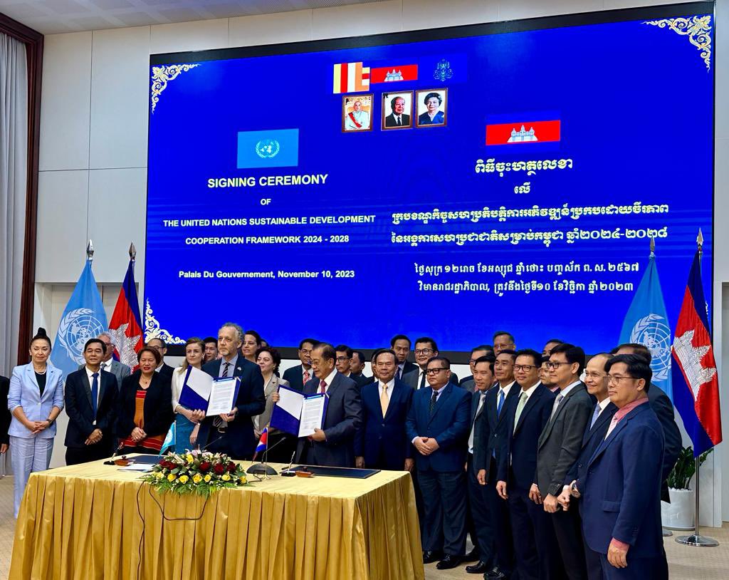 KatjaMarjuska's tweet image. Today’s signing of the 2024-2028 #UN #CooperationFramework starts a new chapter of #partnership between @UNCambodia and the Royal Government of #Cambodia