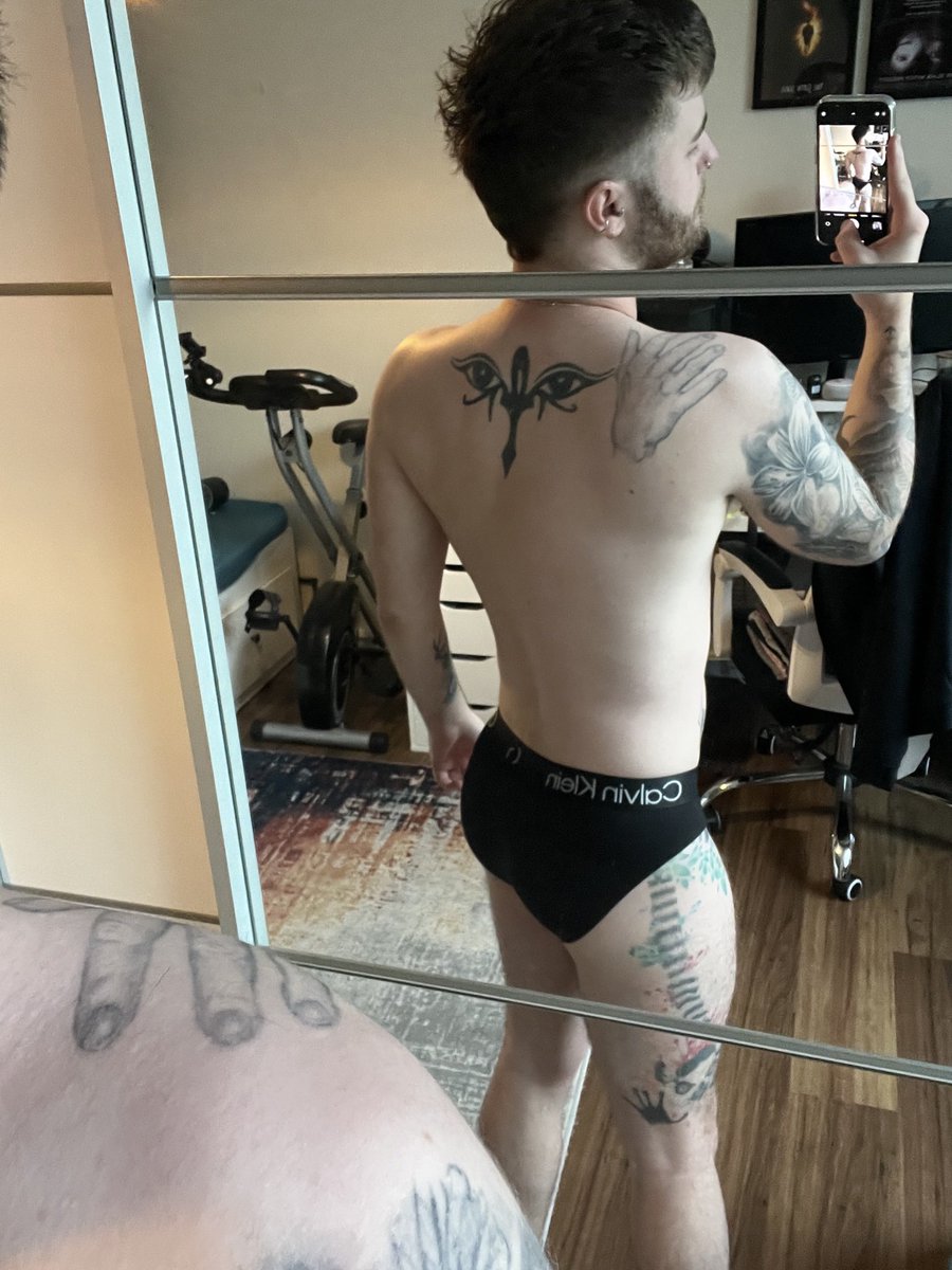 FriendJamiee's tweet image. I wanna be one of those people who just walks around in their briefs at home… I’ve highkey fallen in love with wearing briefs and didn’t realise I’ve been wearing the wrong size underwear my entire adult life 🙃