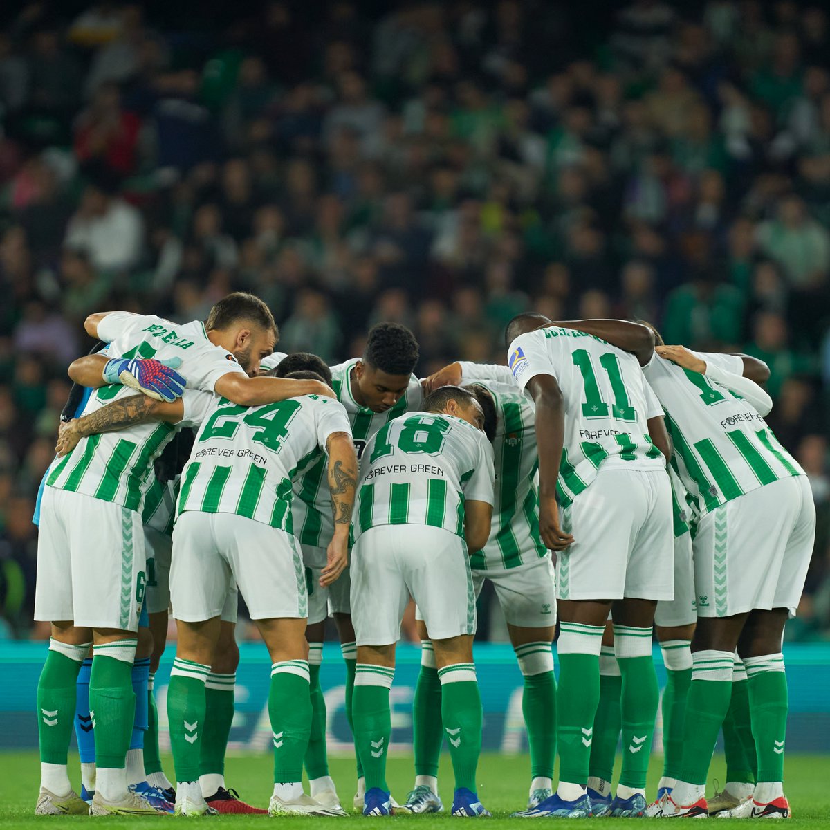 RealBetis's tweet photo. A por #ElGranDerbi. https://t.co/F7XirtvFKV