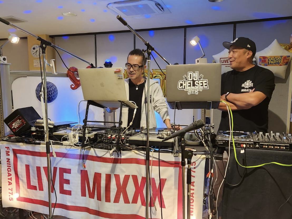 djyoshii's tweet photo. このあと19時から!
FM新潟 LIVE MIXXX‼️

今夜のわたくし
DJ Yoshii SIDEは
レペゼン長岡!
DJ CHELSEEと😀

タイミング合う方の
ステイ🐧🐧
お待ちしています♪

#fm775 
#lmixxx 

ps.
今日もトークで噛んでも
ドンマイわたし！ https://t.co/2o27VDmd3Q
