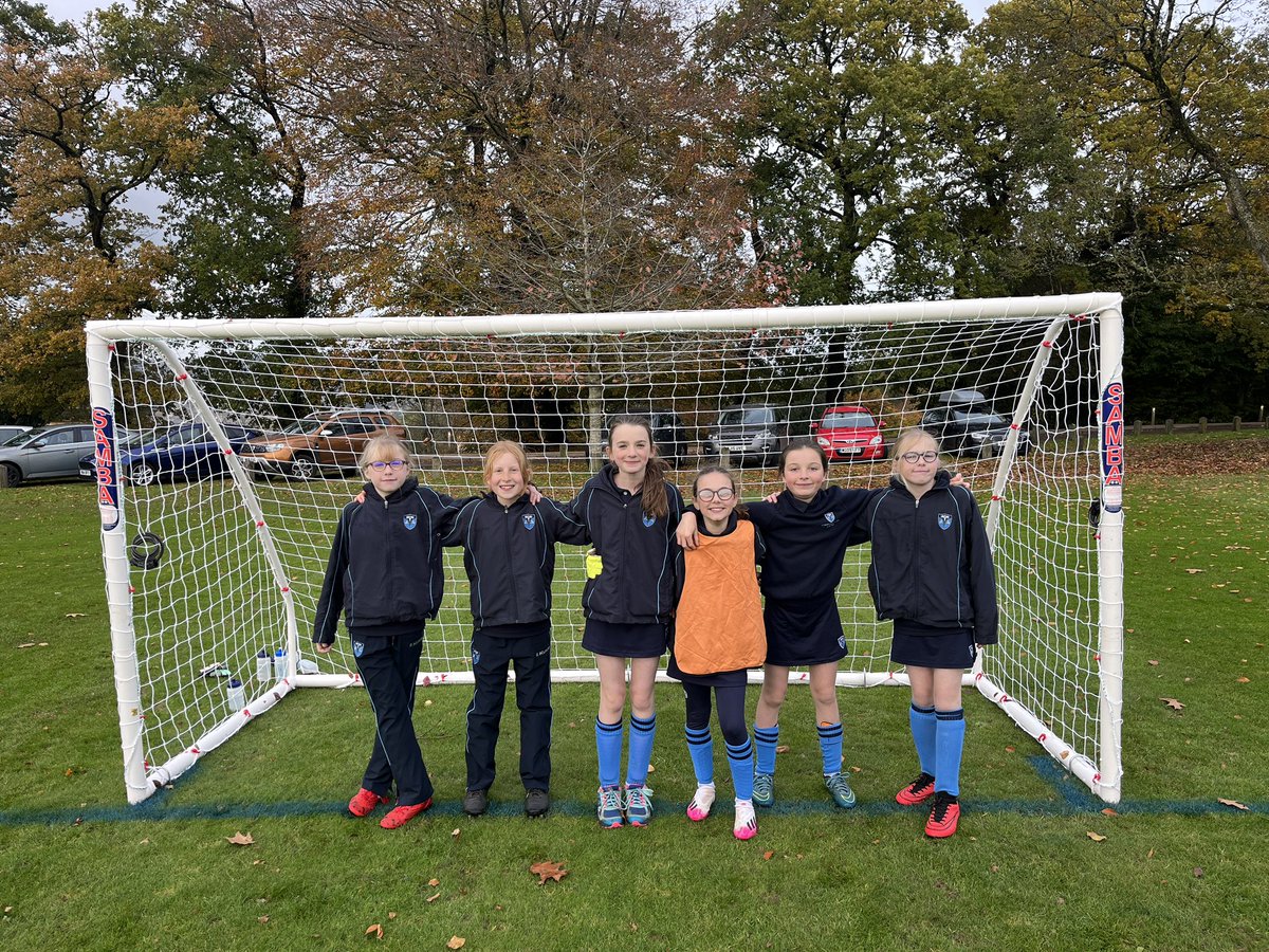 Thank you to <a href="/ParagonBath/">The Paragon School</a> <a href="/PriorPark/">Prior Park College</a> for an enjoyable afternoon of boys and girls U11 football on Wednesday.  <a href="/StMargs_Year6/">StMargs Year 6</a> <a href="/StMargaretsPrep/">St Margaret's Prep Calne</a> 
#StMargsFootball 
Well done to captain Catherine ⚽️ 🫡