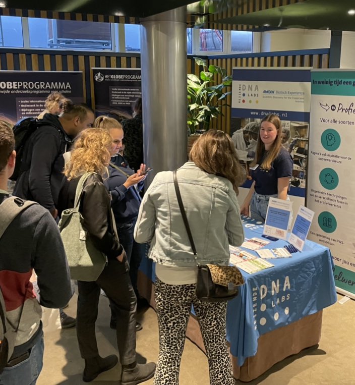 We zijn er weer! @Biologie_nibi

Kom meer te weten over ons nieuwste DNA-lab over CRISPR/Cas9, de andere Reizende DNA-labs en de ABE leskist.  

En win een gratis Reizend DNA-lab naar keuze bij onze stand!

#biotechexperience 
<a href="/ABEProgOffice/">Amgen Biotech Experience (ABE) Program Office</a>