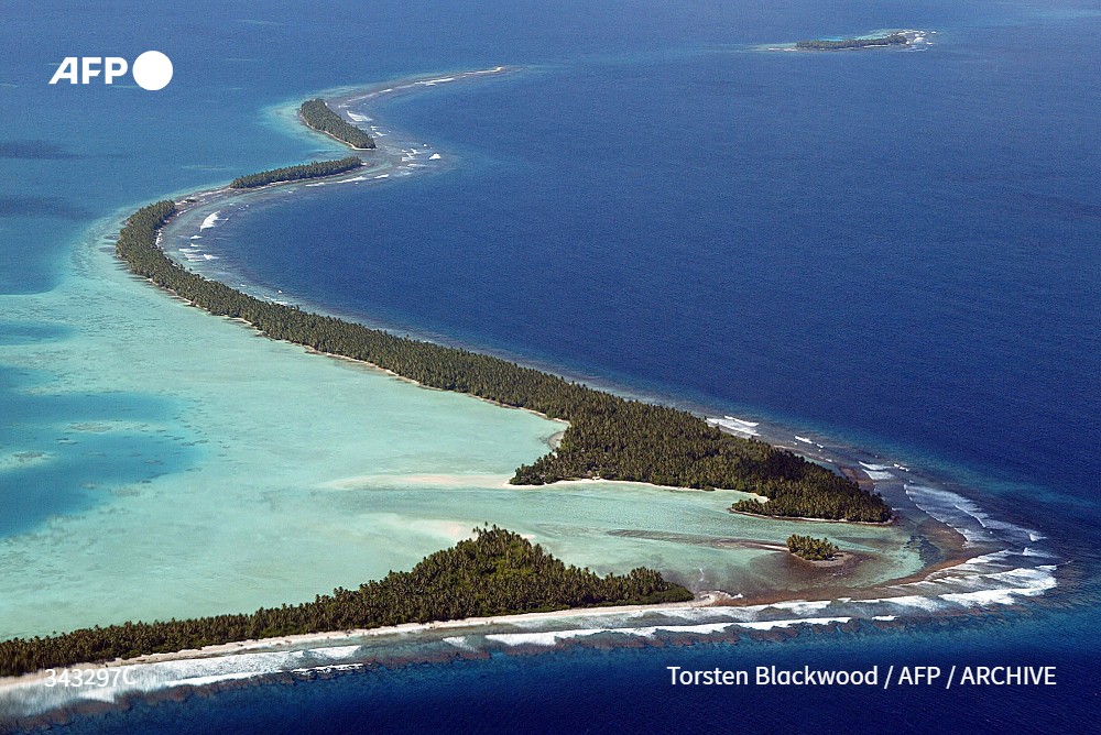 Un traité 'fondateur' : Canberra a annoncé offrir progressivement l'asile climatique aux quelque 11.000 citoyens de Tuvalu, petit ensemble d'îles du Pacifique grignoté par la montée des eaux et menacé de disparition #AFP