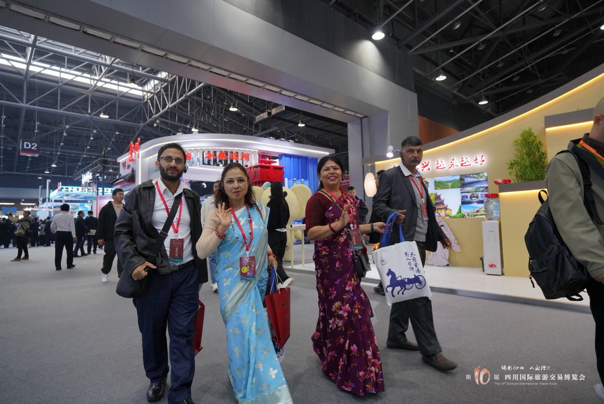 SichuanDaily's tweet photo. From Nov 8 to 12, the 10th #Sichuan International #Travel Expo was held in Emishan, Leshan City, #Sichuan Province. On the morning of Nov 9, its opening ceremony was officially held. 22 projects were signed, of which 5 were signed at the opening ceremony of the expo. #SichuanSC https://t.co/Q5B2AiIvPh