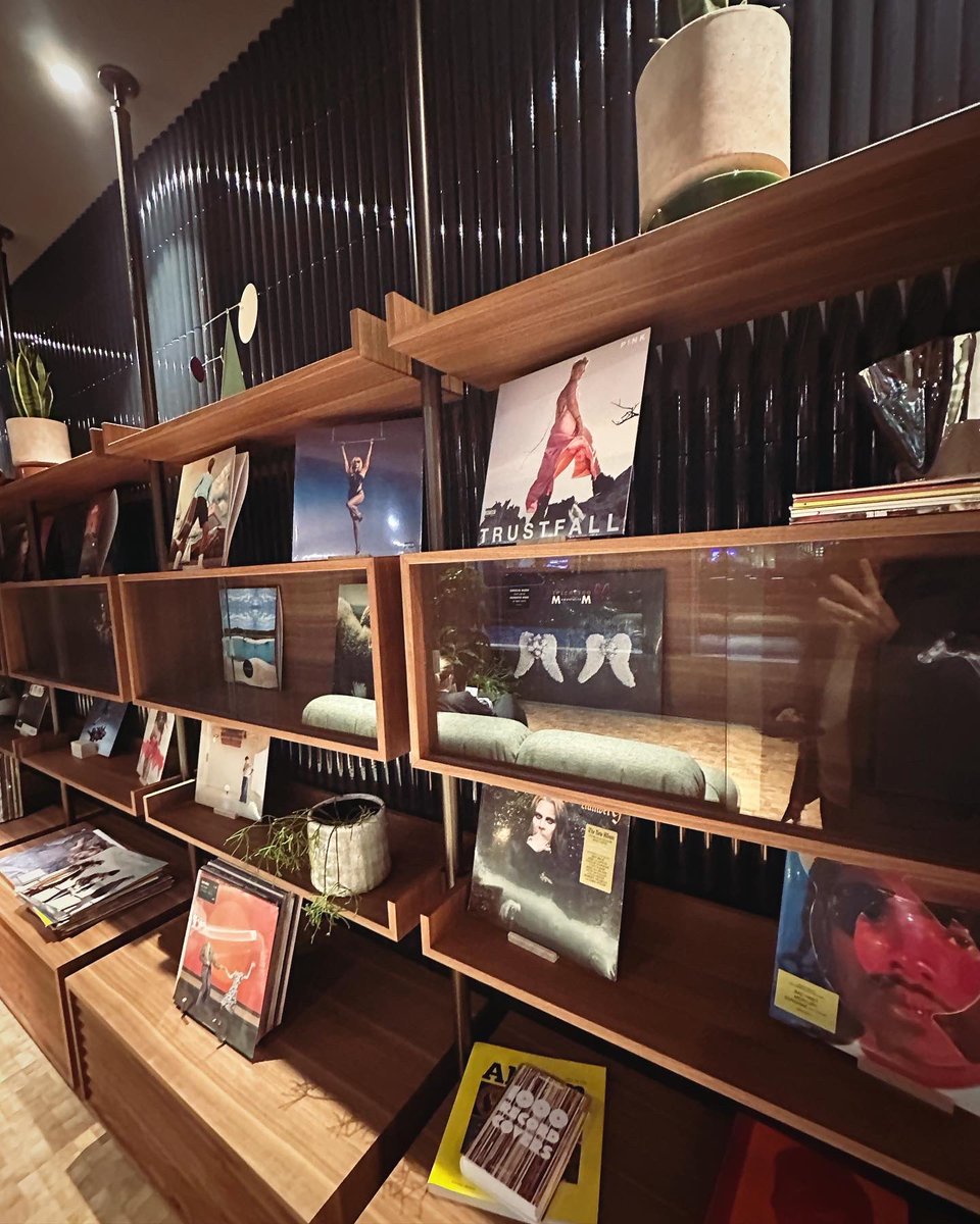 .<a href="/SonyMusicUK/">Sony Music UK</a> x <a href="/RelentlessRecs/">Relentless Records</a> meetings 🇬🇧