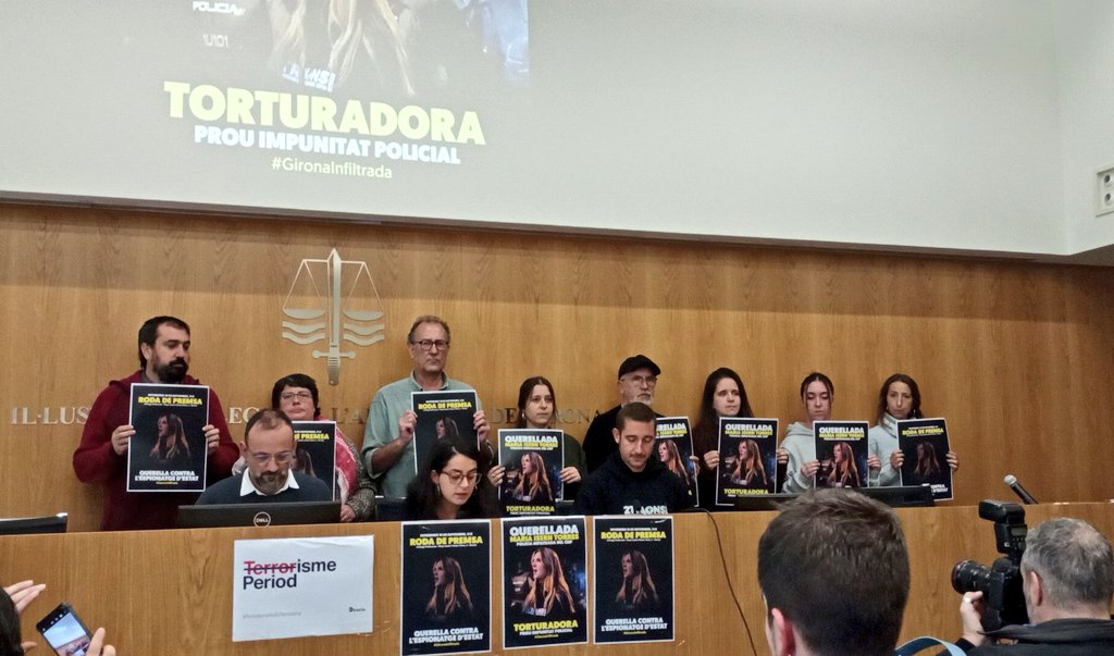 #EspionatgedEstat | Presenten una querella pel cas de la policia infiltrada a #Girona directa.cat/presenten-una-… L'escrit acusa Maria Isern Torres i els seus comandaments dels delictes de tortura i contra la integritat moral, contra la intimitat i de lesions. Per <a href="/gemma_g_fabrega/">Gemma Garcia</a>