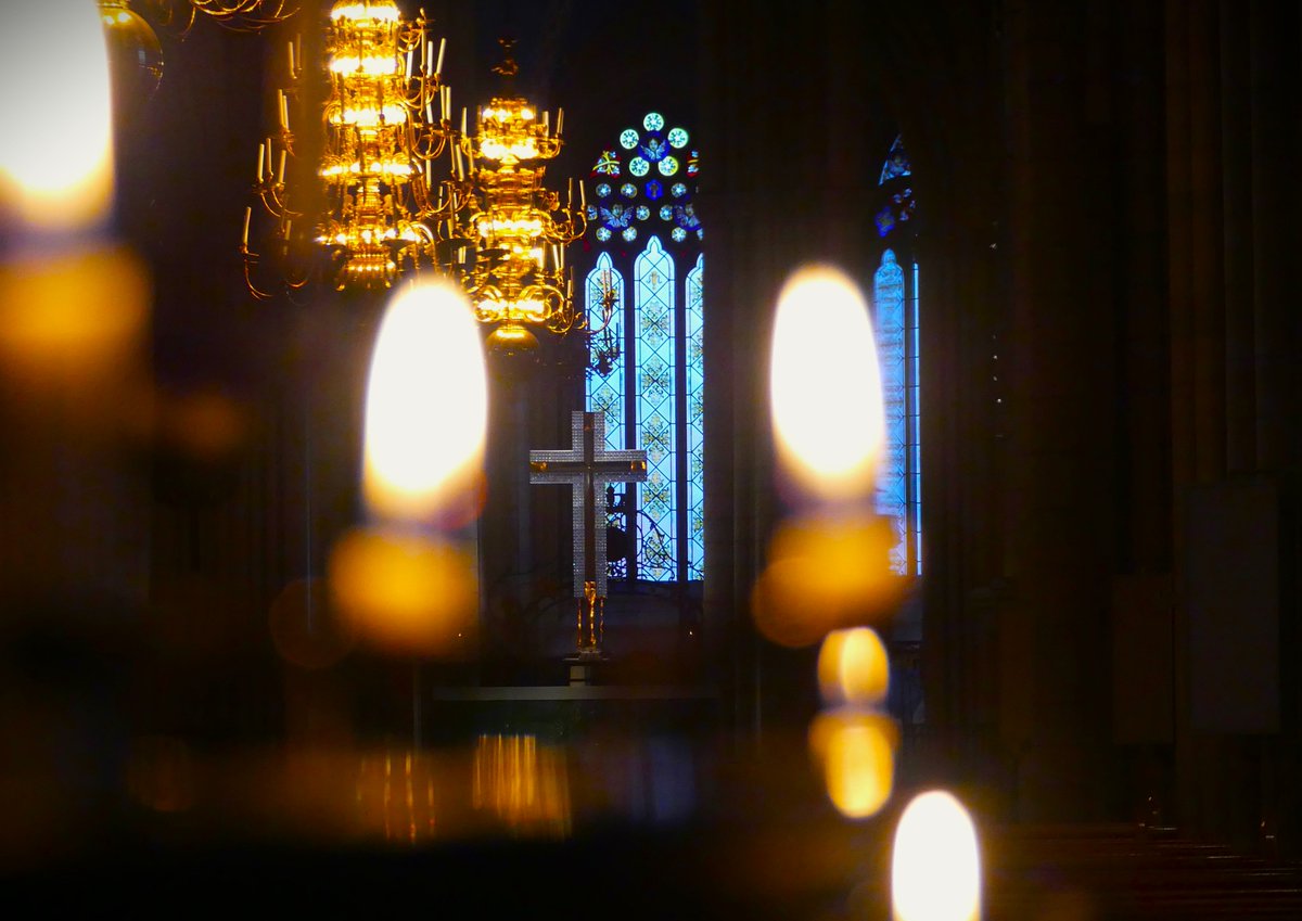 Jag vill inbjuda dig till fredsgudstjänst i Uppsala domkyrka 23/11. Talman Andreas Norlén medverkar, @SofiaCamnerin predikar, medverkan av företrädare från olika kristna samfund. Andra trossamfund och företrädare från civilsamhället inbjuds. 
Läs mer här: svenskakyrkan.se/nyheter/nu-sam…