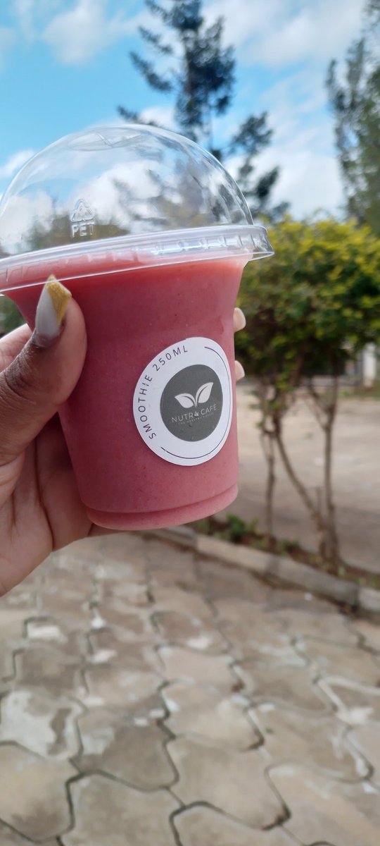 NutraCafe_'s tweet photo. Keeping your body healthy is hard, so always drink veg and fruit smoothies.🥤
📍ulundi
WhatsApp 0714135429
#GirlTalkZA #djsbu #FridayVibes #MphoWaBadimo #askaman #smoothies #nutracafe https://t.co/98kZJj3Ed9