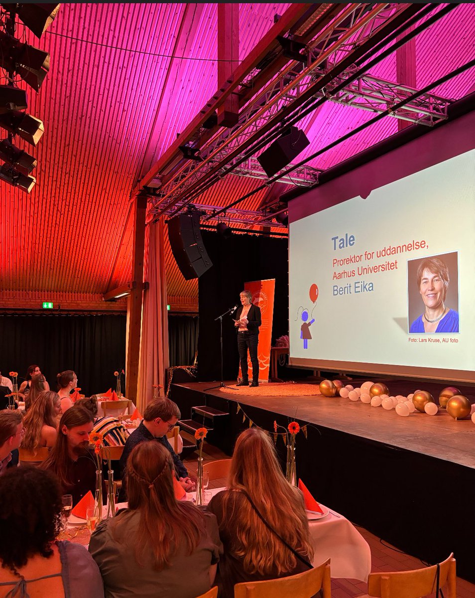 Forleden havde jeg den ære at byde velkommen til Frivillig Galla og takke alle de ildsjæle, som lægger tid og kræfter i AU’s mange foreninger. 

I en tid med stort fokus på arbejdsmarkedsrelationer er det vigtigt, at universitetet og uddannelserne også har et rigt indre liv.