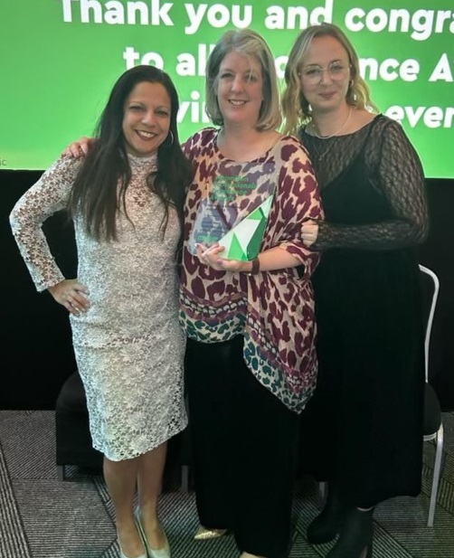 Congratulations to the SW Regional Late Effects team who won the @macmillancancer award for Innovation Excellence last night at a ceremony in Glasgow @DrLisaDurrant @SomersetFT @SCoRMembers @jop1002 @petra_jankowska @AbbieFurnival