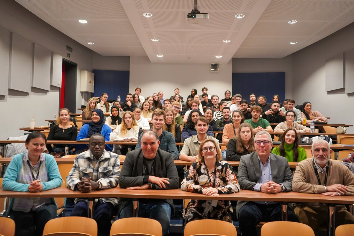 🌍 Les B3 en #International #Business se sont joint à 28 étudiants étrangers pour participer à un Blended Intensive Program international "The Force of Consensus Encounter". Pendant 5 jours, immersion totale pour négocier une stratégie d'affaires dans un contexte international ✨