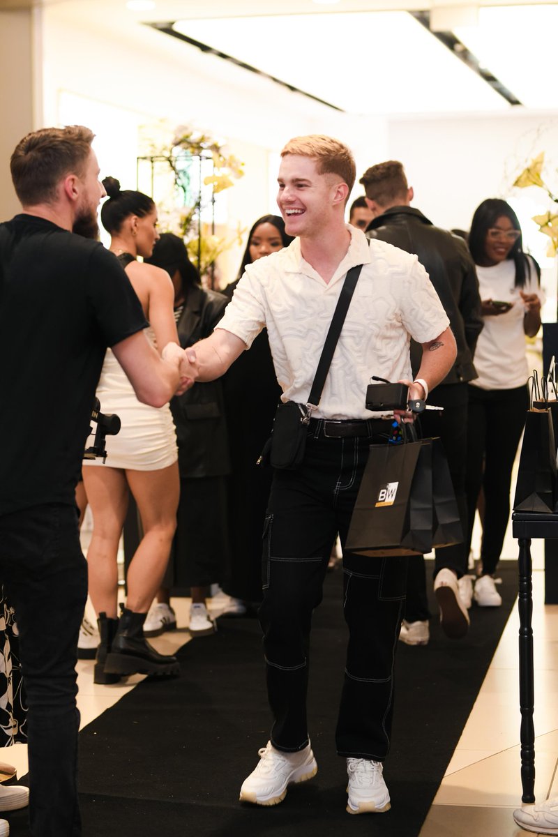 AHT_YssY's tweet photo. Such an amazing event
π Elevate your style game with the #BWcollection by @Shield_ZA, @AXE_SA, and @Dove_ZA! π Sandton activation until the 13th β where fashion meets protection. π₯π https://t.co/BQEZlsf4na