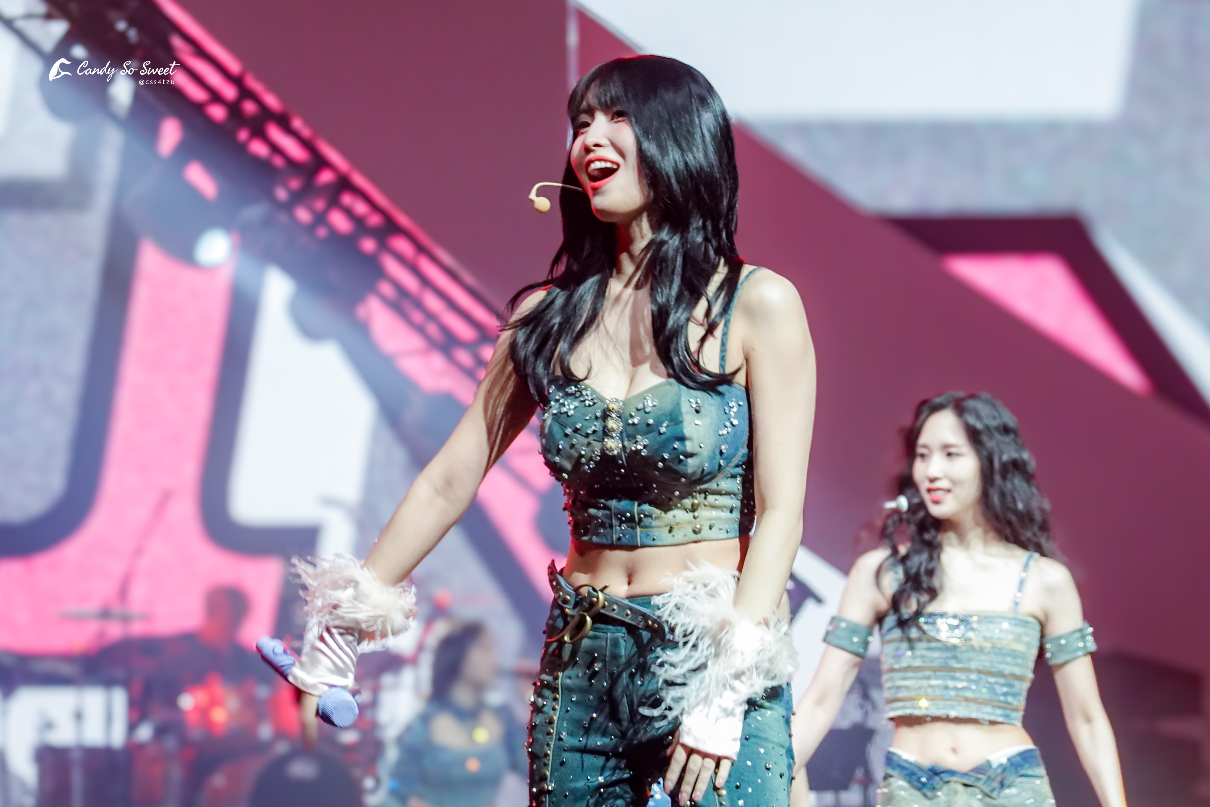 ♡ｍｏｍｏ♡　0603 MOMO (모모) | HER ABS ARE INSANE BRO DAMN -ˏˋ🍑 𝙉𝙀𝙒