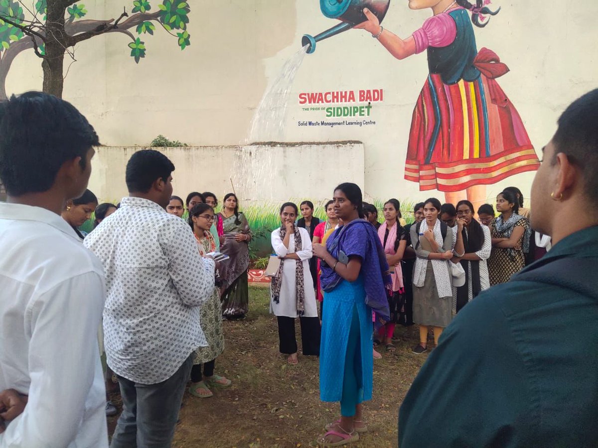 As part of the B.Sc first year course Environmental Studies and Disaster Management, students were taken to Swachha Badi, Siddipet.
@HarithaHaram @KTRBRS @TelanganaCS @BRSHarish @SmitaSabharwal @skltshu @_NSSIndia #fieldvisit #studytrip #practicalknowledge