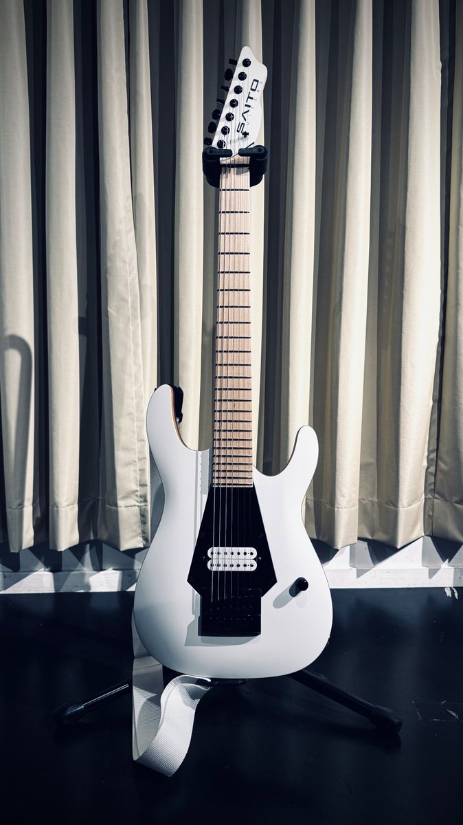 大澤敦史の新・メインギターが完成〜！ SAITO GUITARS @saitoguitars