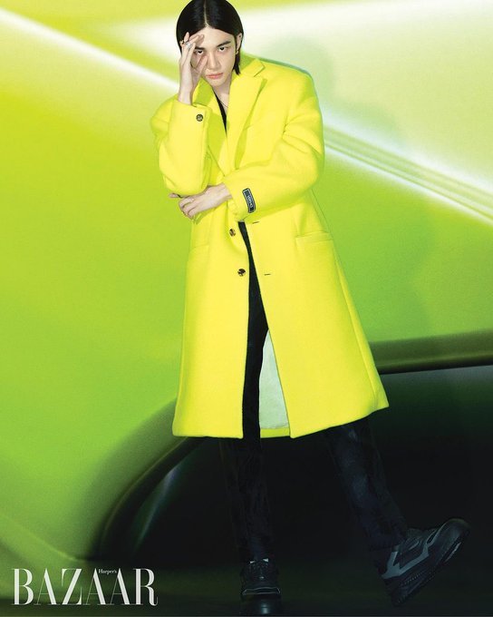 「solo yellow coat」 illustration images(Latest)