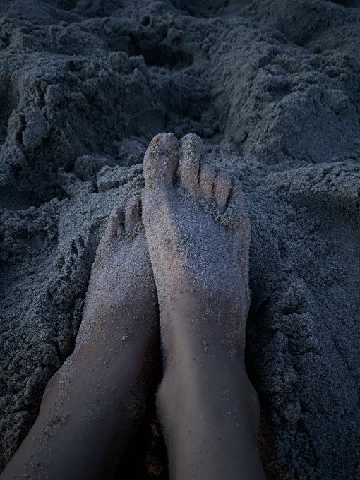 Alice Morrison’s pics and videos