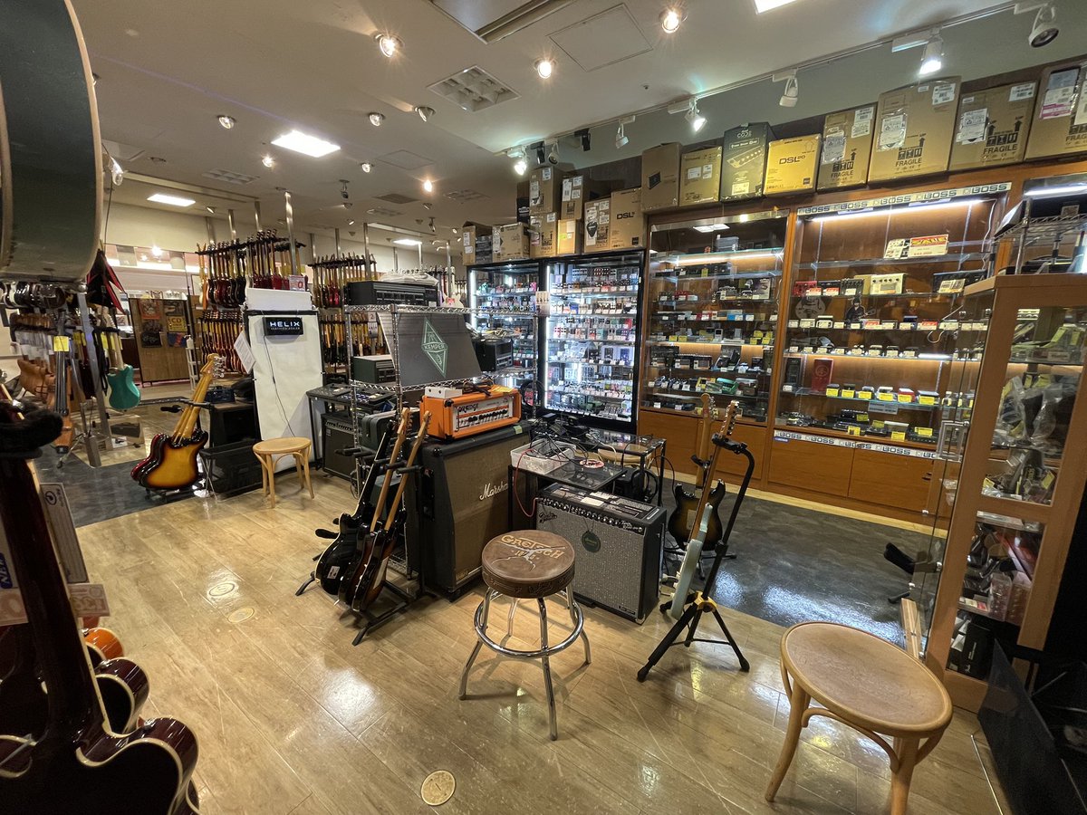 【イシバシ梅田❤️模様替え 】
エフェクター担当もっちです😎
店内明るくなって、エフェクターフロアもすこーしだけ模様替えしました🤩

ハイエンドプロセッサーすぐにお試しいただけるようにしました🤘

ご来店お待ちしております٩( ᐛ )و

#エフェクター　#BOSS  #KEMPER #LINE6