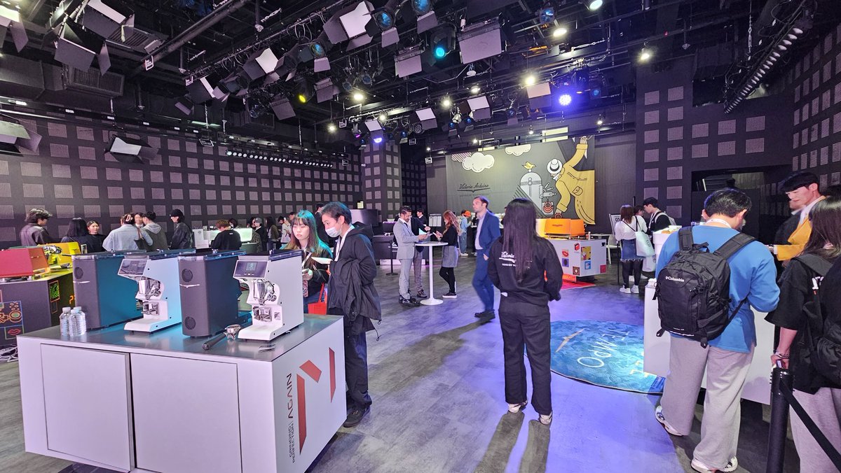 AppleMint_Kr's tweet image. VICTORIA ARDUINOの展示場が別途設置されています。
5つのミッションをコンプリートするとプレゼントがいっぱいもらえます。😍😍
コーヒー豆、カレンダー、バスタオルなど😆

#VICTORIAARDUINO #ビクトリアアーデュイノ #エスプレッソマシン #ソウルカフェショー #コーヒー #珈琲 #エスプレッソ