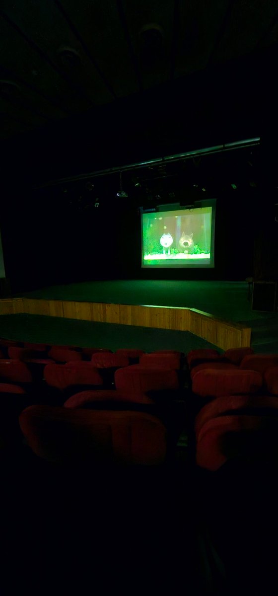 RhhsCollegeFR's tweet photo. Les EB7 ont célébré la journée internationale du cinéma: ils ont mené des recherches sur l'histoire du cinéma, exploité la bande annonce et l'affiche du film"Un conte peut cacher un autre" et l'ont regardé à l'auditorium du lycée.Des moments enrichissants! @RHHSInterD @RHHS_Saida https://t.co/L2kuHQNpIq