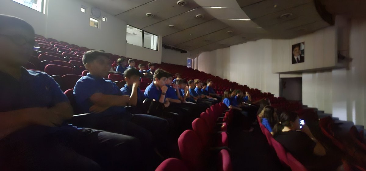 RhhsCollegeFR's tweet photo. Les EB7 ont célébré la journée internationale du cinéma: ils ont mené des recherches sur l'histoire du cinéma, exploité la bande annonce et l'affiche du film"Un conte peut cacher un autre" et l'ont regardé à l'auditorium du lycée.Des moments enrichissants! @RHHSInterD @RHHS_Saida https://t.co/L2kuHQNpIq