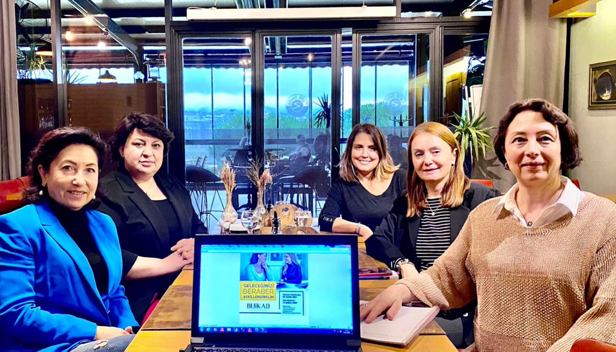 Noktalama Komitesi dönemin ilk toplantısını gerçekleştirdi.
16. dönem öğrenci başvurularına hazırlanan Noktalama Projesi için ön hazırlıklar başladı.