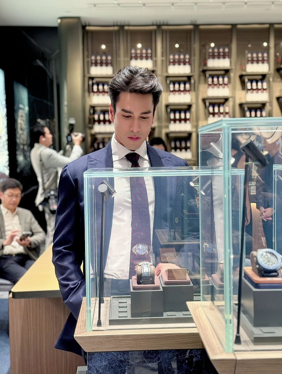 sarunya_EU's tweet image. จ้องขนาดนี้ ต้องได้สักเรือนแหละ😁 #Goldtech  #PaneraiGoldtech™ 
#BarItaliano #Panerai #NadechXPanerai #SiamParagon #สยามพารากอน #kugimiyas #NADECH #NadechYaya #ณเดชน์ #ณเดชน์ญาญ่า️ #ณเดชน์คูกิมิยะ