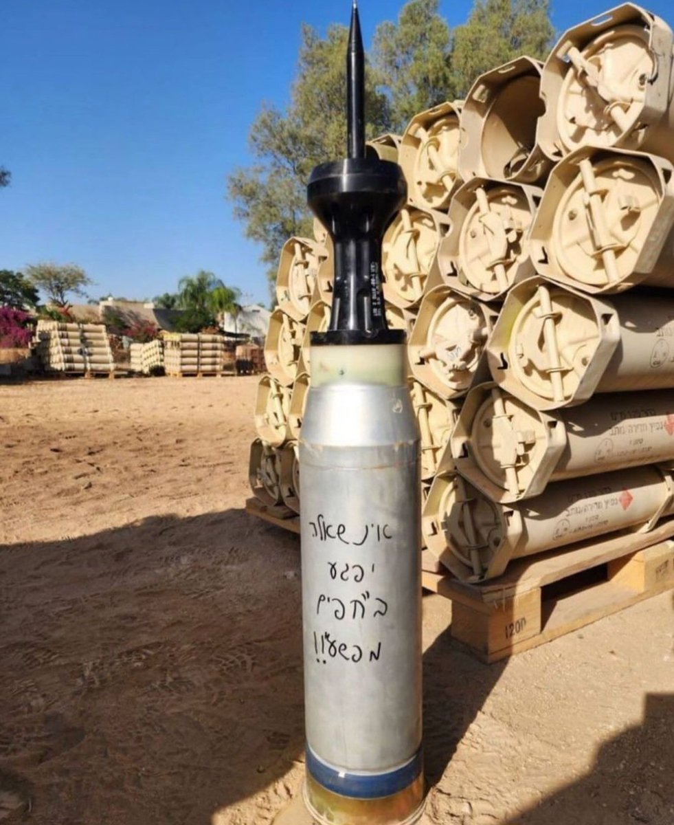 Hadeellotfi22's tweet photo. It's written on this Israeli tank shell " hoping it explodes into innocent people "
#CeasefireInGazaNOW #GazaHolocaust #Gaza #GazaGeniocide #IsraelisaGenocidalState https://t.co/k793qz4HDe