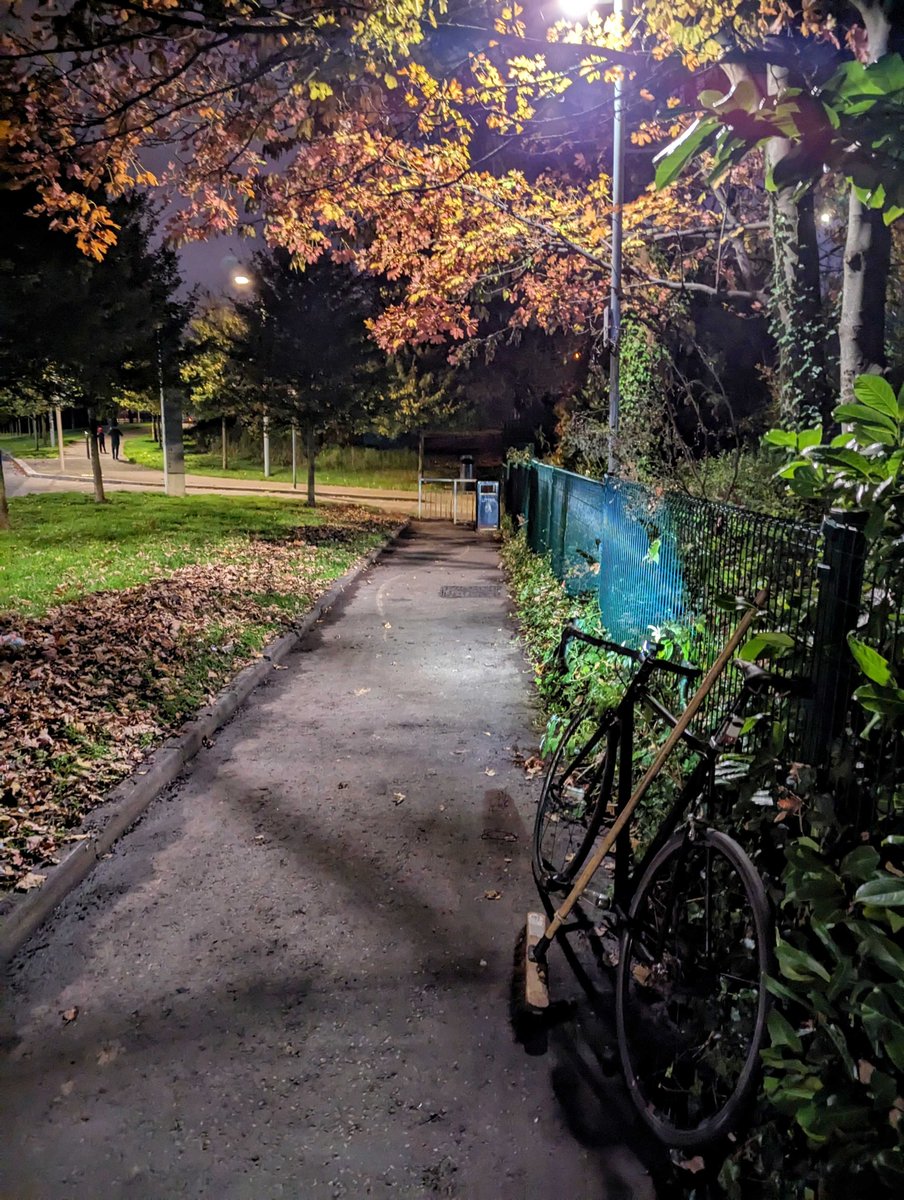 LukeJoycePhoto's tweet photo. @BelfastCyclist1 Used some duct tape and a broom last night😅 Got sweeping on the Larkfield Drive to Victoria Park link https://t.co/4Mfouk79nb